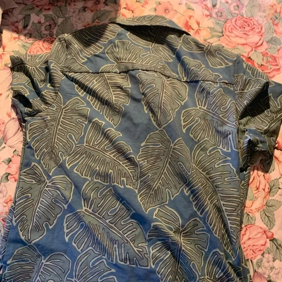 Joe Kealoha’s Women’s Button Down Short Sleeve Blouse Size Large - Picture 5 of 7